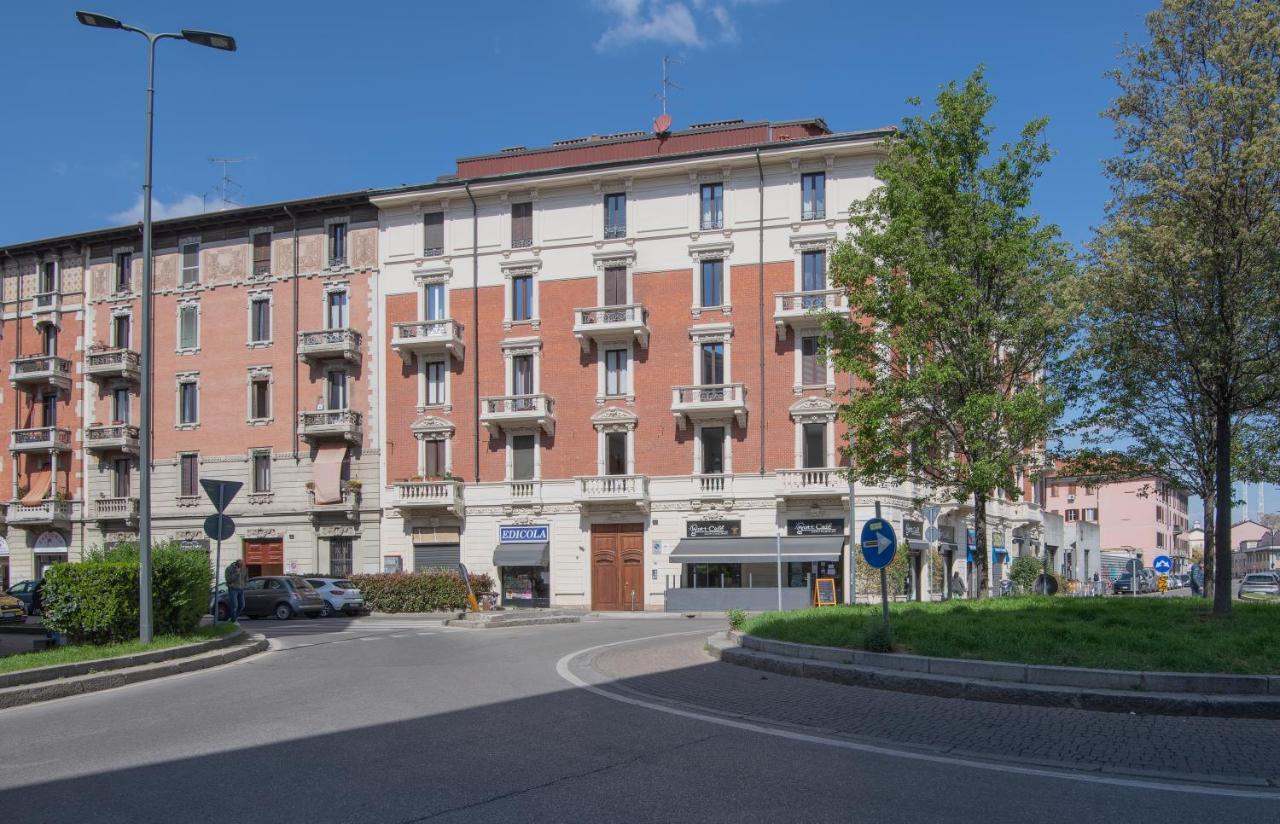 Super Modern And Design Apartment, A Due Passi Dai Navigli Milan Extérieur photo